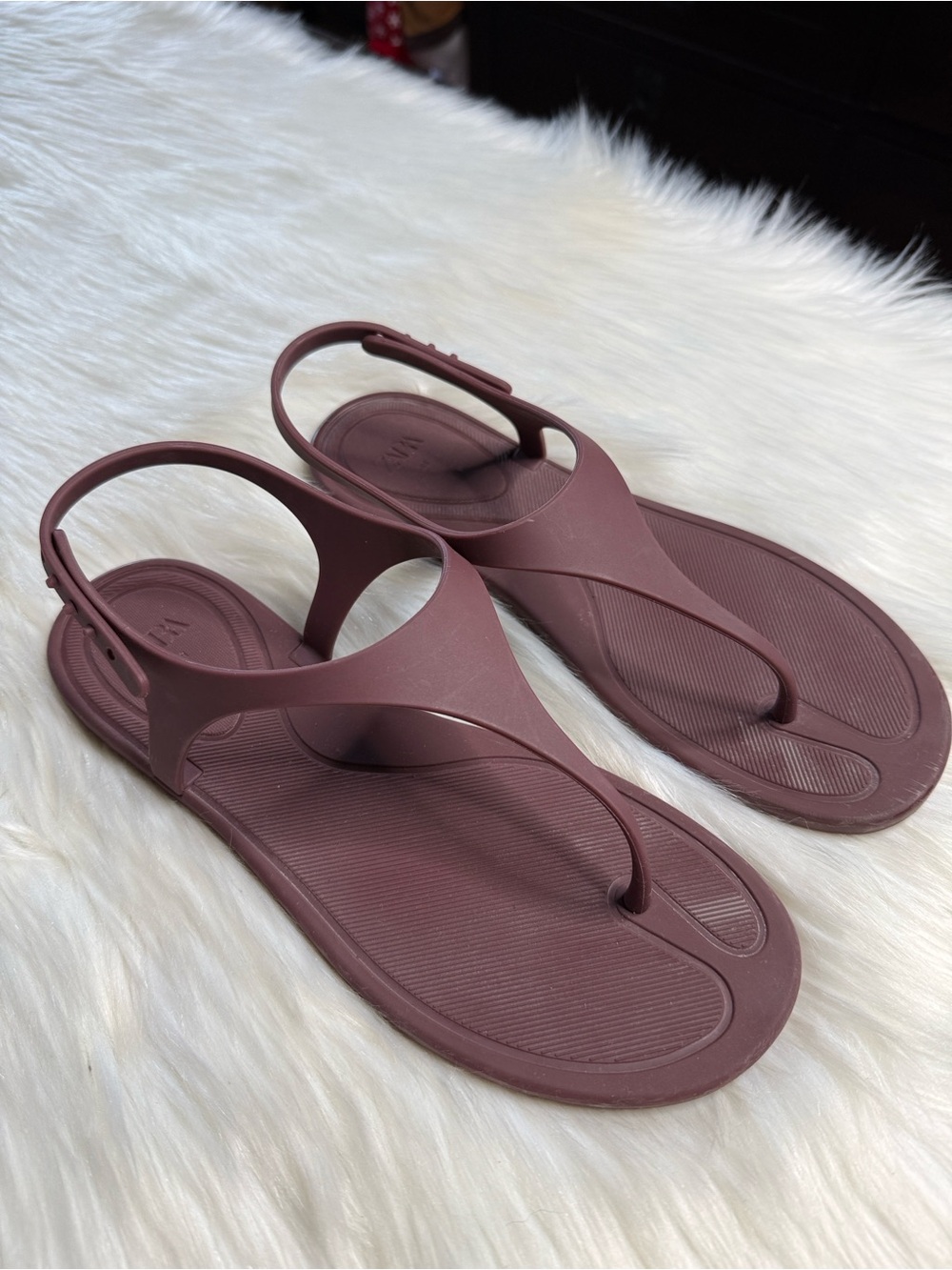 Zara Burgundy Rubber Thong Slingback Sandals - Picture 2 of 9